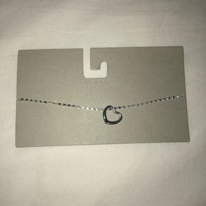 Urban outfitters heart necklace